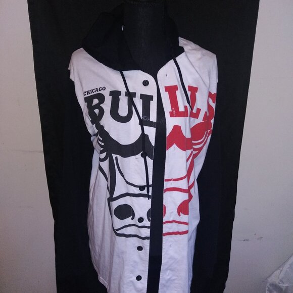NBA Chicago Bulls Long Sleeve Hooded Drawstring Button Up Shirt Size Med - Picture 1 of 12